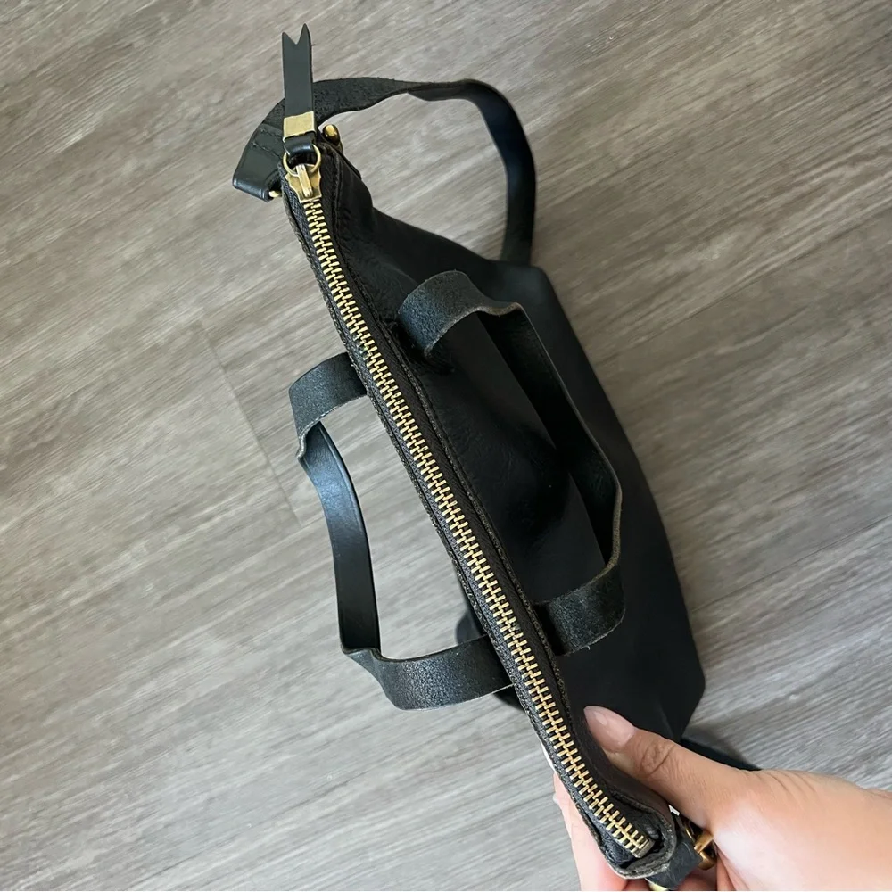 Madewell The Transport Crossbody Leather Bag in Black One Size - Picture 9 of 13